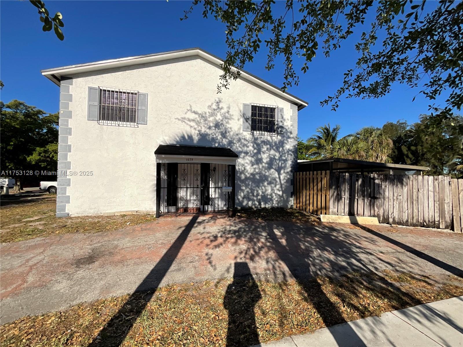LAKE ROYAL EAST - Residential