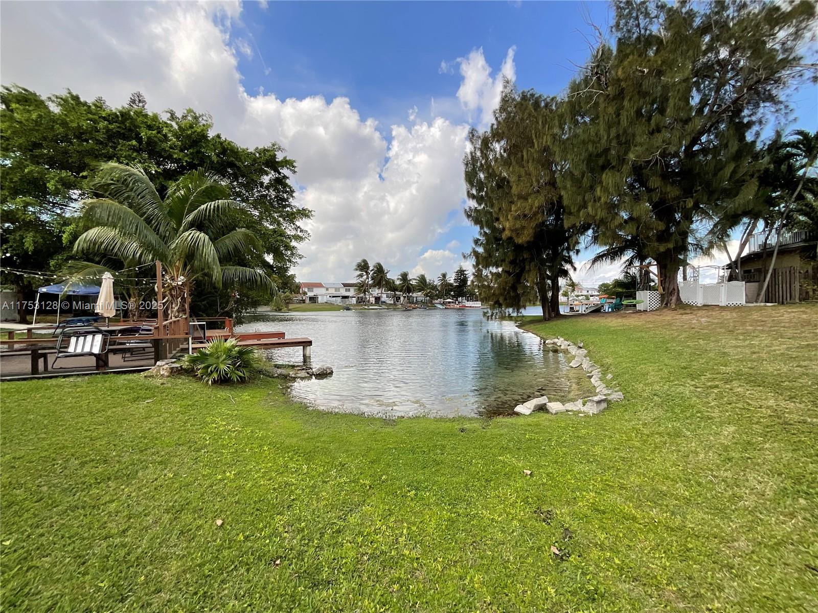 LAKE ROYAL EAST - Residential