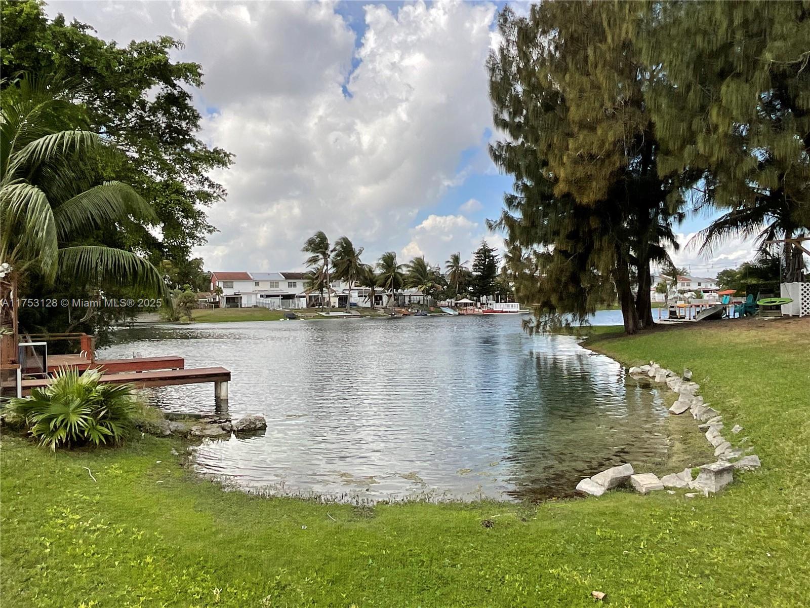 LAKE ROYAL EAST - Residential