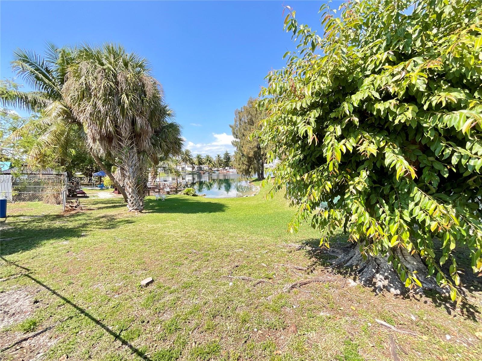 LAKE ROYAL EAST - Residential