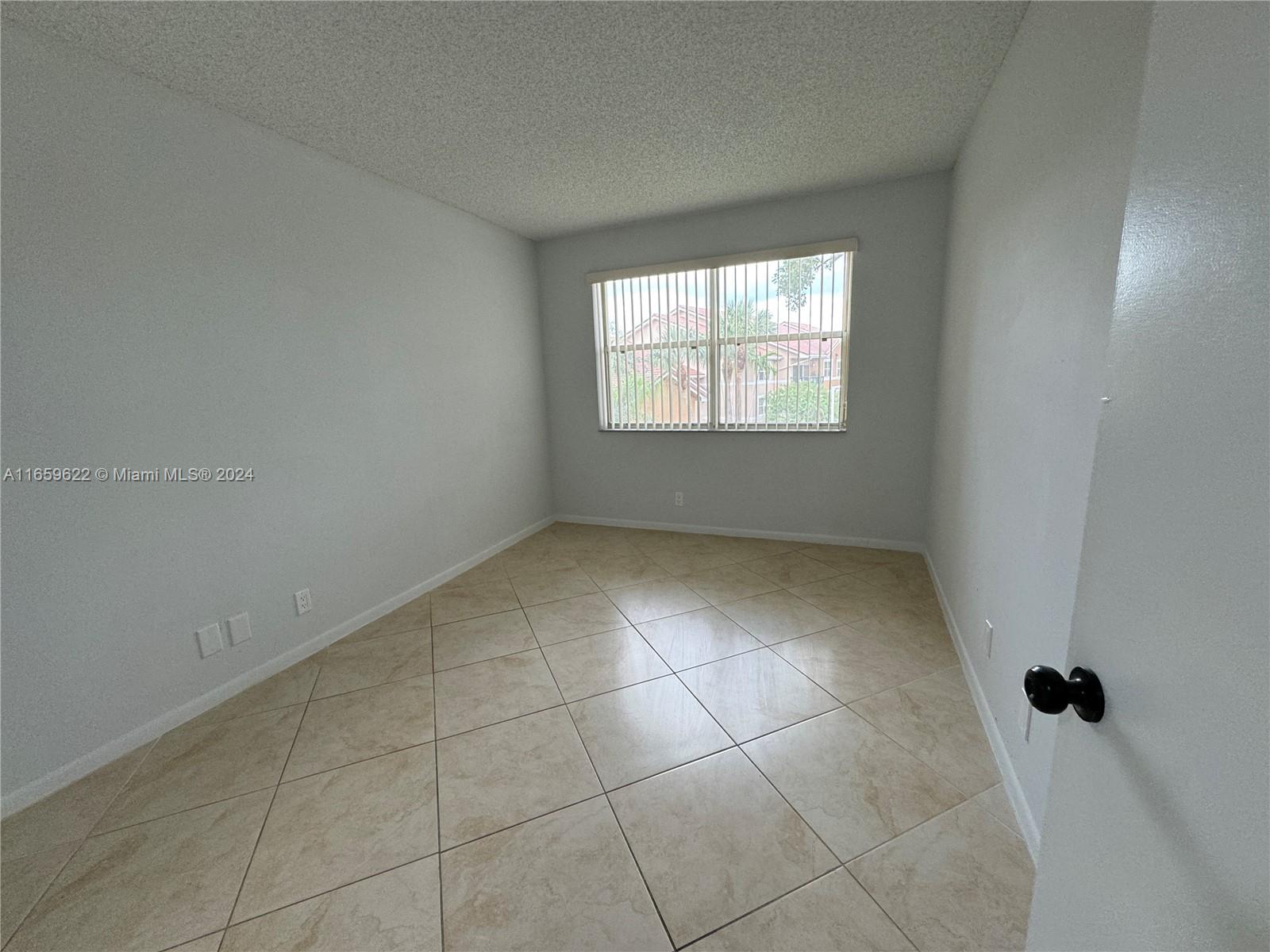EDGEWATER CONDO - Residential Lease