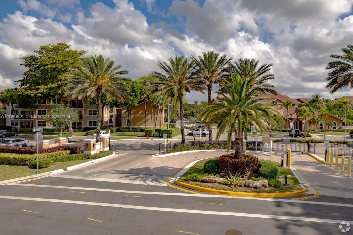 EDGEWATER CONDO - Residential Lease