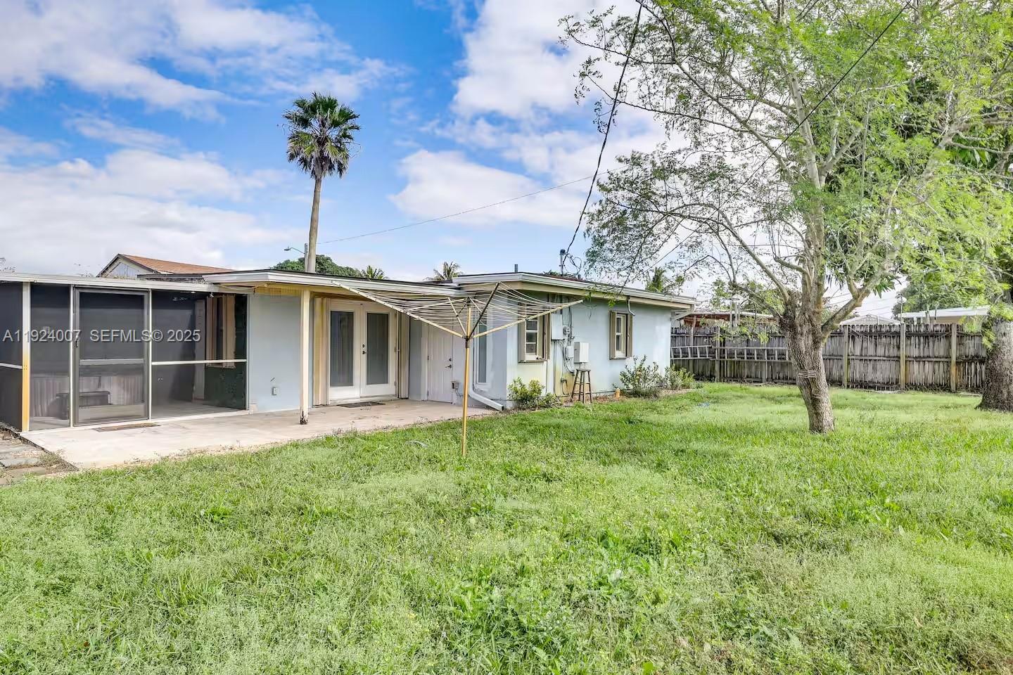 PALM LANE HOMES IN MIRAMA - Residential