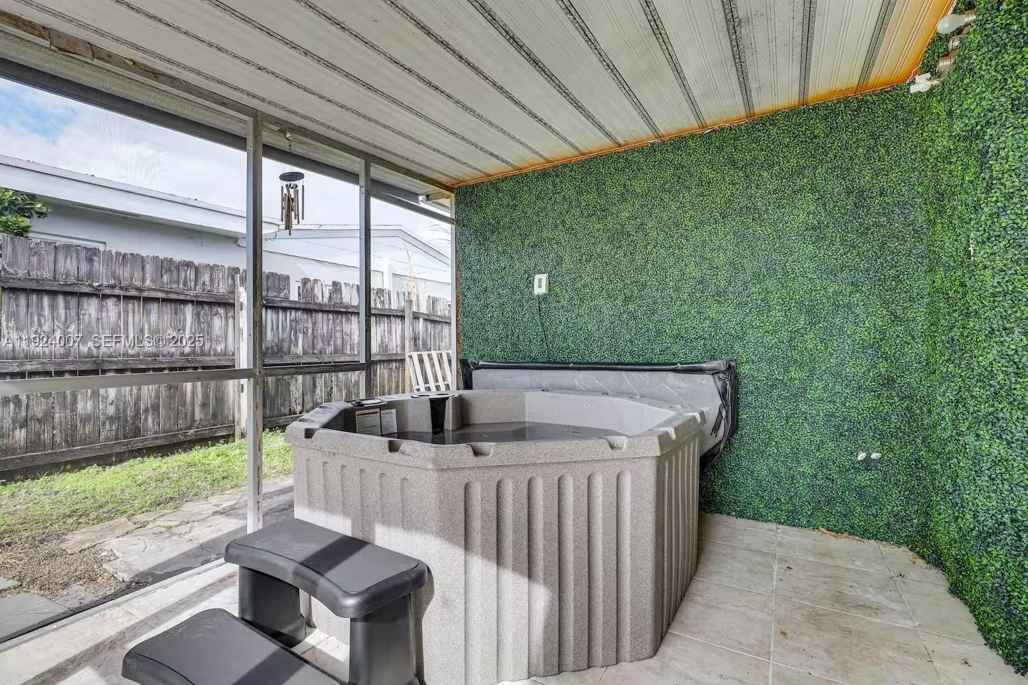 PALM LANE HOMES IN MIRAMA - Residential