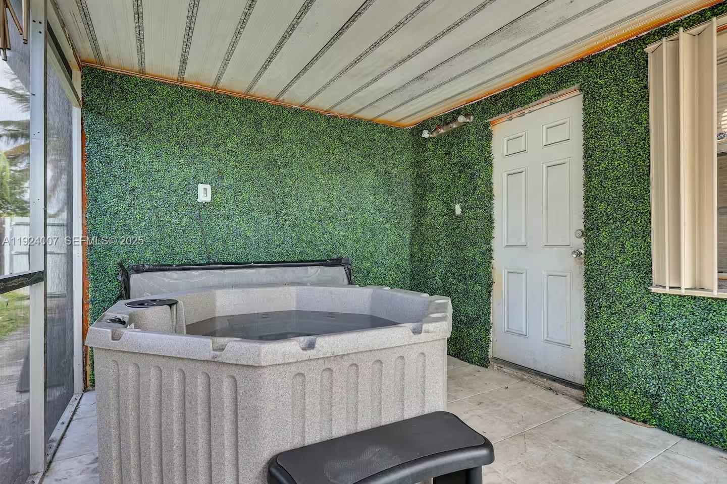 PALM LANE HOMES IN MIRAMA - Residential