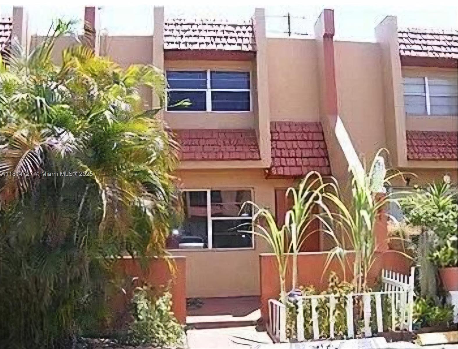 4041 Nw 19th St 4041, Lauderhill, Miami-Dade County, Florida - 2 Bedrooms  
2 Bathrooms - 