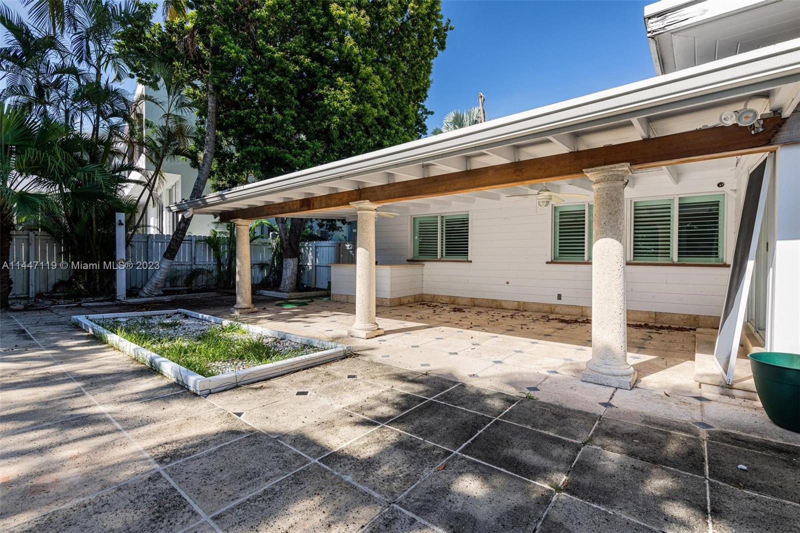 HOLIDAY COLONY - Residential