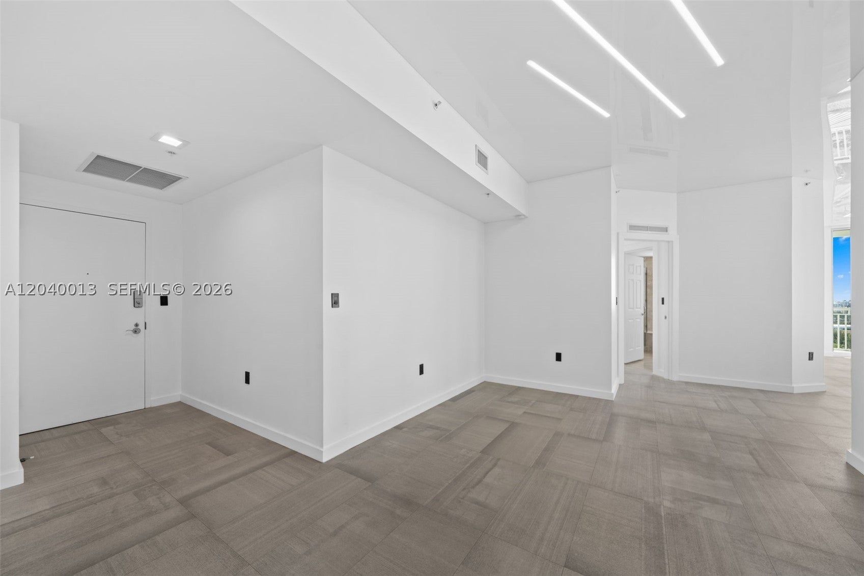 1745 E Hallandale Beach Blvd PH05W