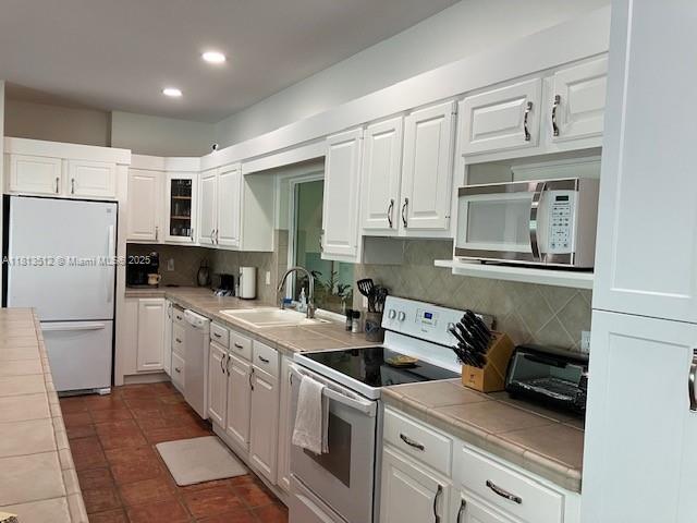 HERITAGE OAKS - Residential