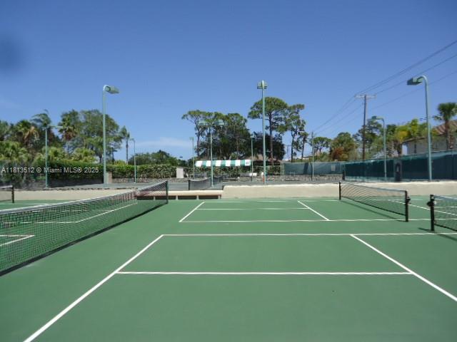 HERITAGE OAKS - Residential