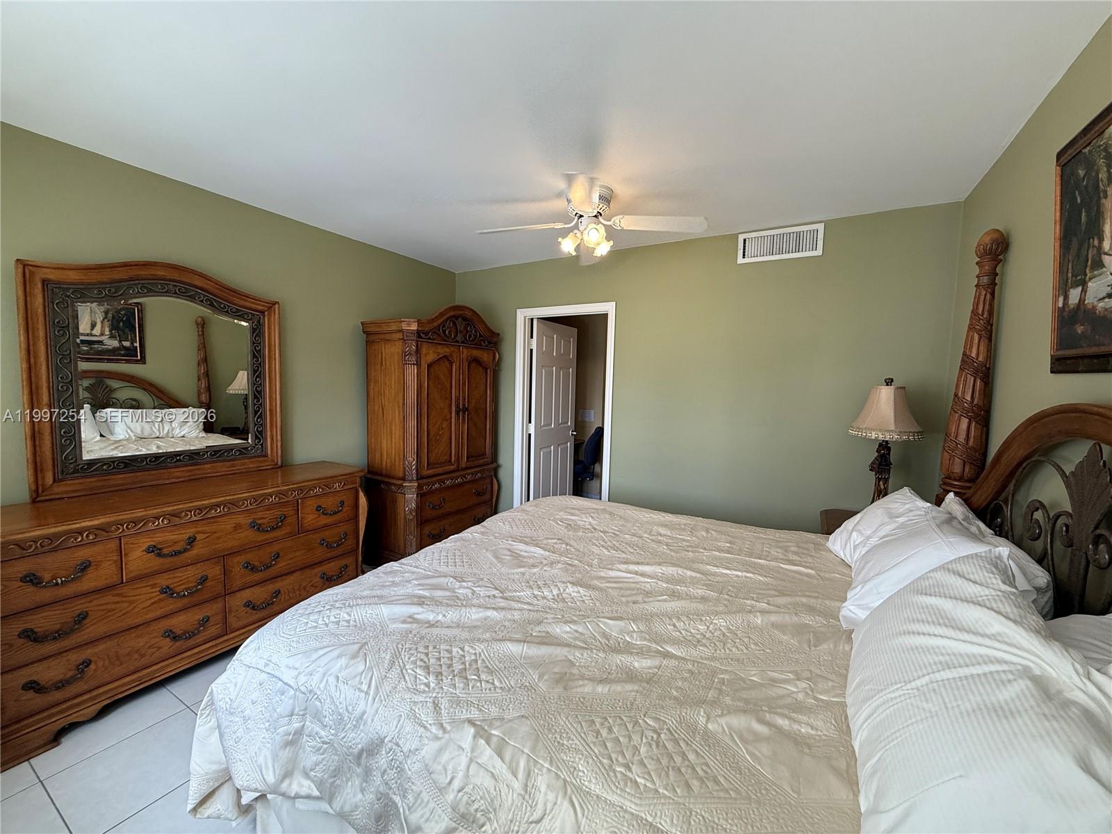 THE DECOPLAGE CONDO - Residential Lease