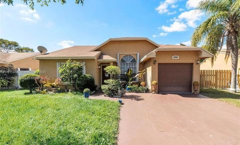 1430 SW 85th Ter Pembroke Pines FL 33025