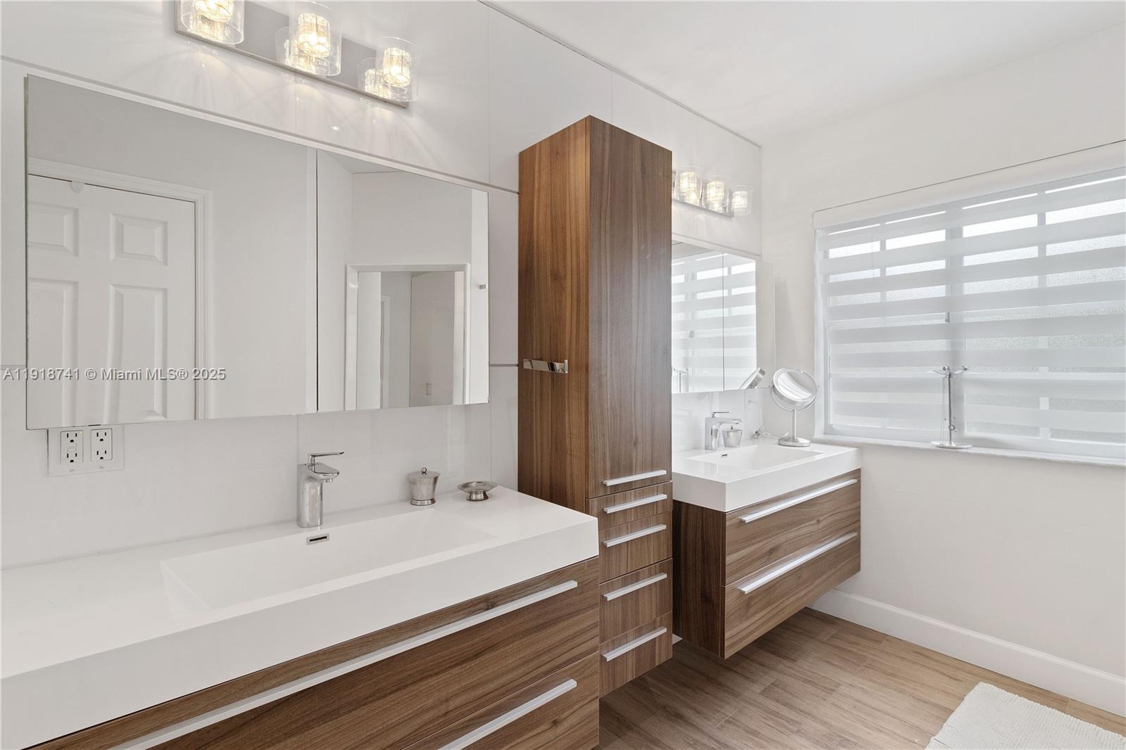 DORAL RESERVE - Residential