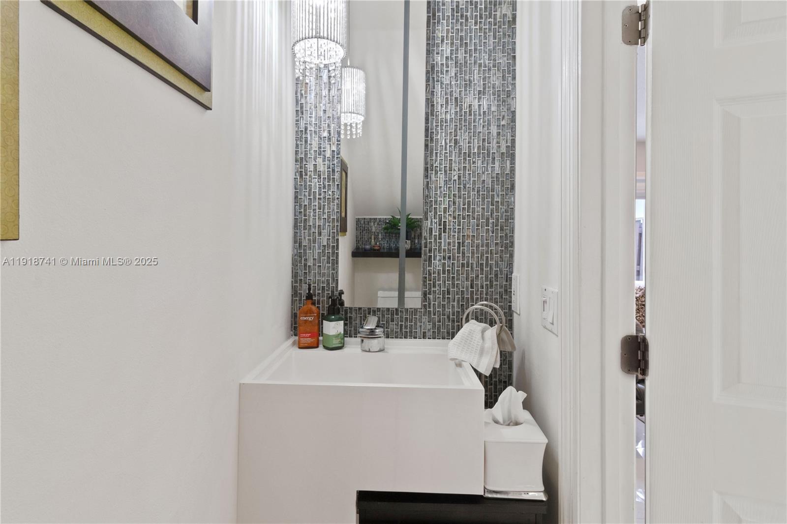 DORAL RESERVE - Residential