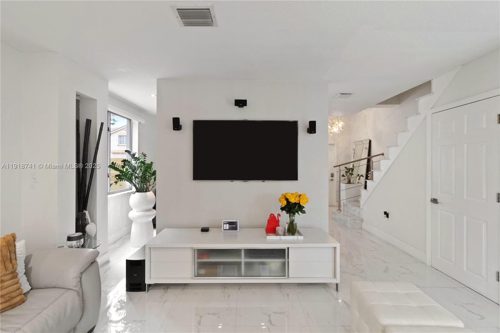 DORAL RESERVE - Residential