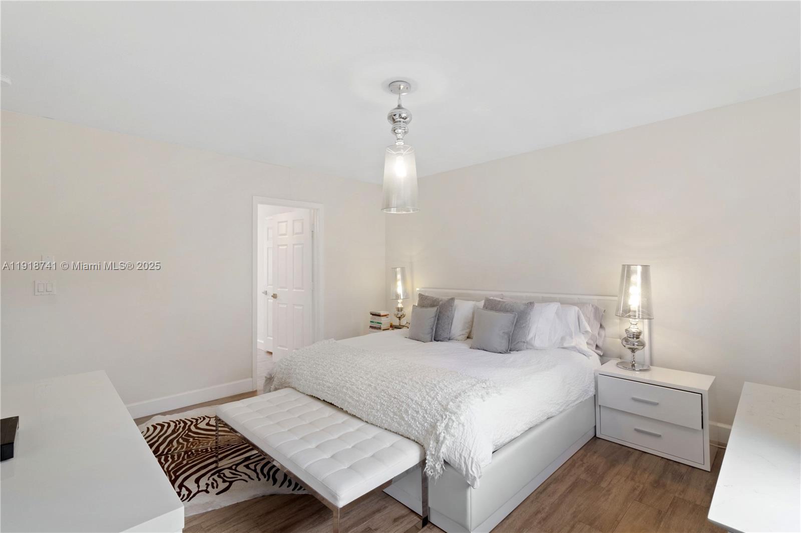 DORAL RESERVE - Residential