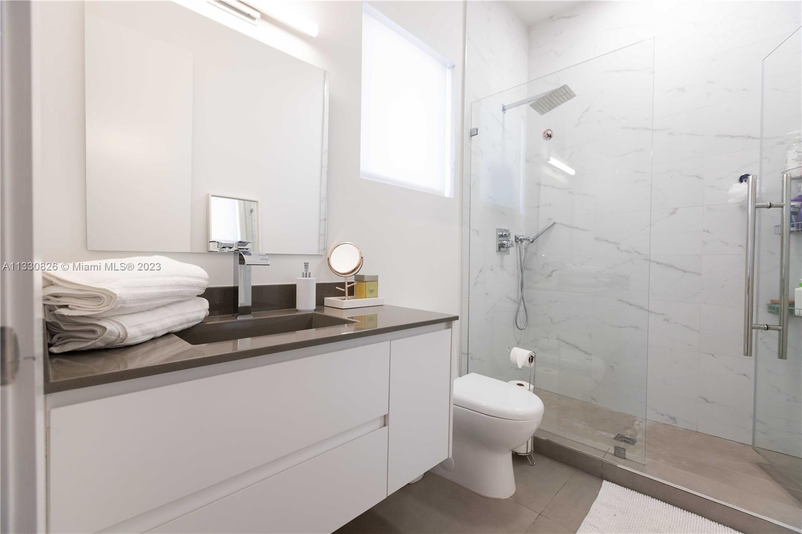 CORAL KEY VILLAS 5TH SEC - Residential