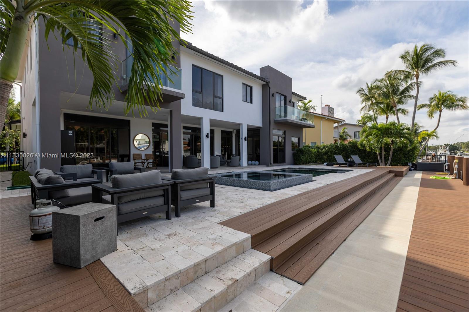 CORAL KEY VILLAS 5TH SEC - Residential