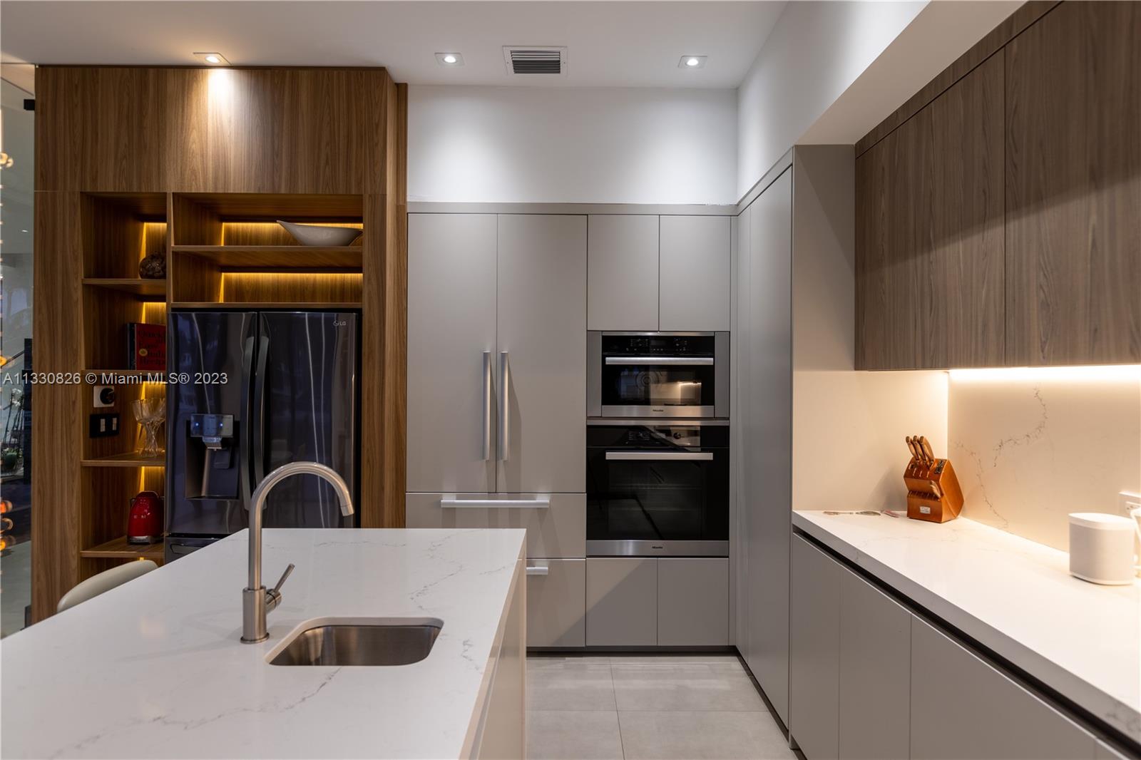 CORAL KEY VILLAS 5TH SEC - Residential