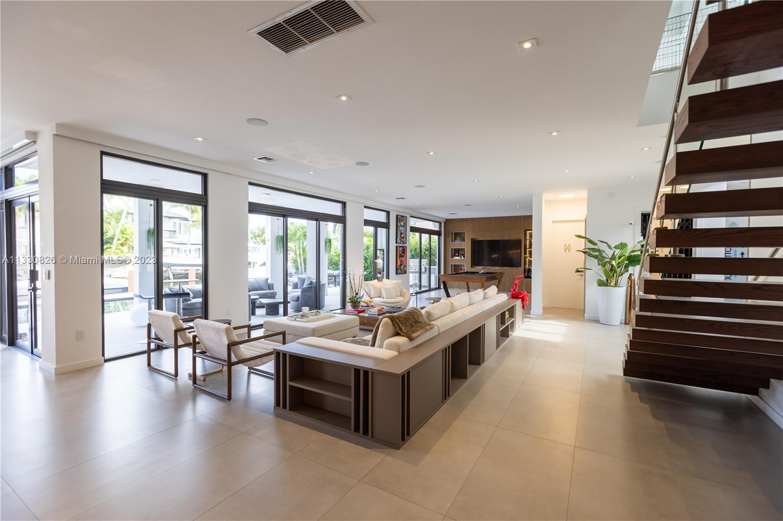 CORAL KEY VILLAS 5TH SEC - Residential