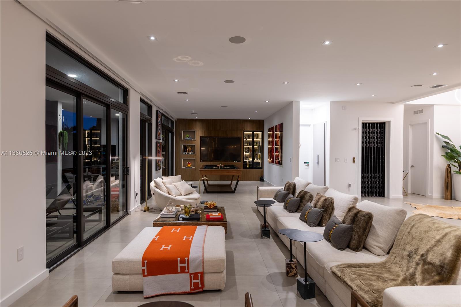 CORAL KEY VILLAS 5TH SEC - Residential
