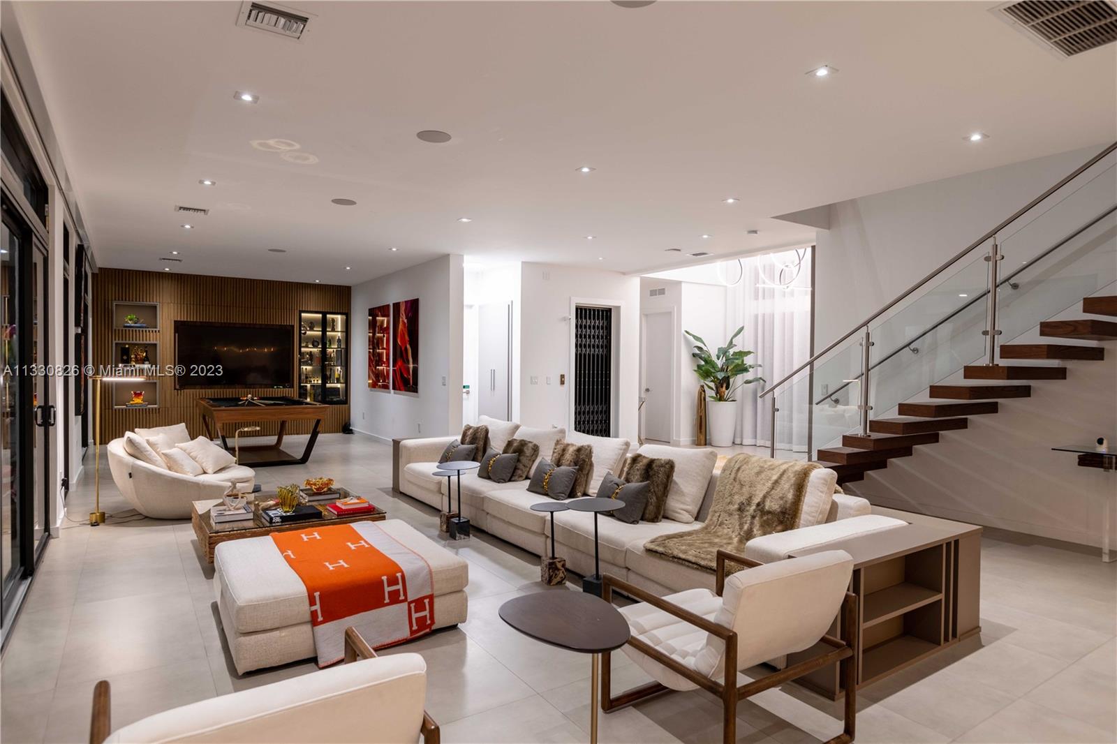 CORAL KEY VILLAS 5TH SEC - Residential