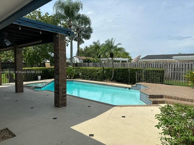 PINE MEADOWS ESTATES - Residential Lease