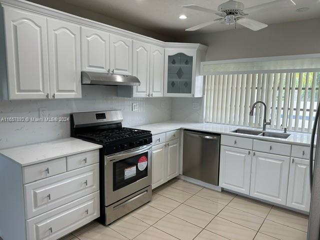 PINE MEADOWS ESTATES - Residential Lease