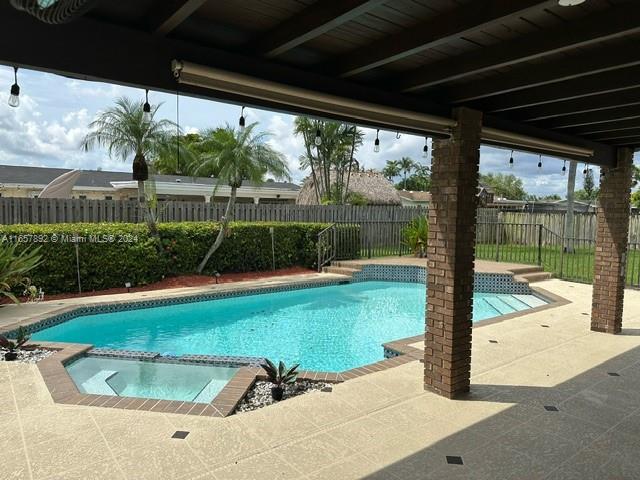 PINE MEADOWS ESTATES - Residential Lease