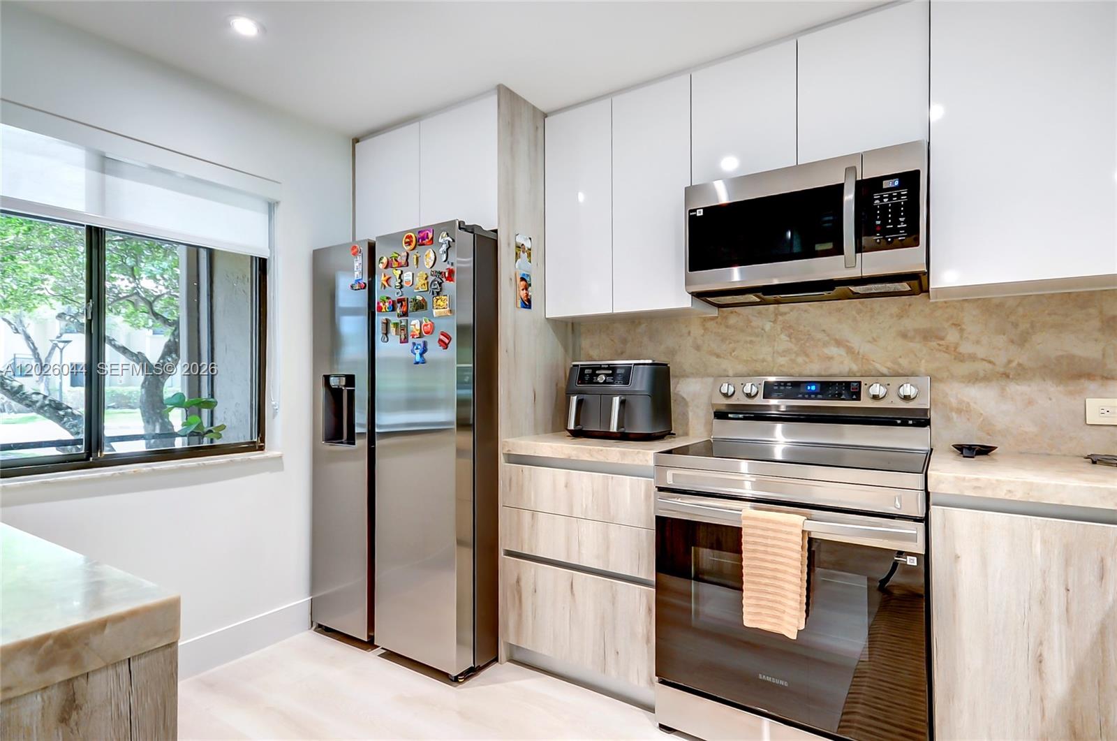 302 Lakeview Dr 105