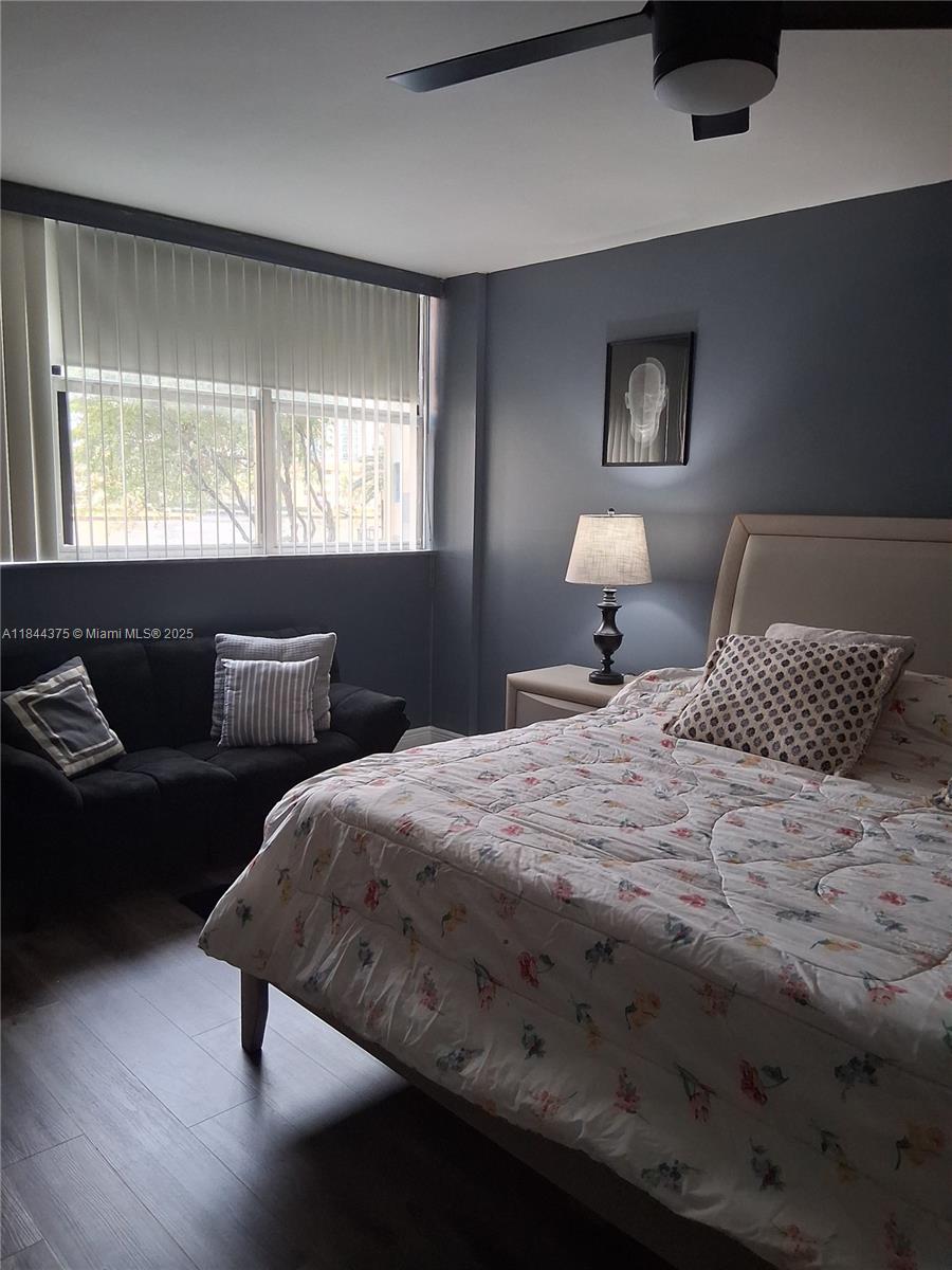 LAKE POINT TOWER CONDO - Residential Lease