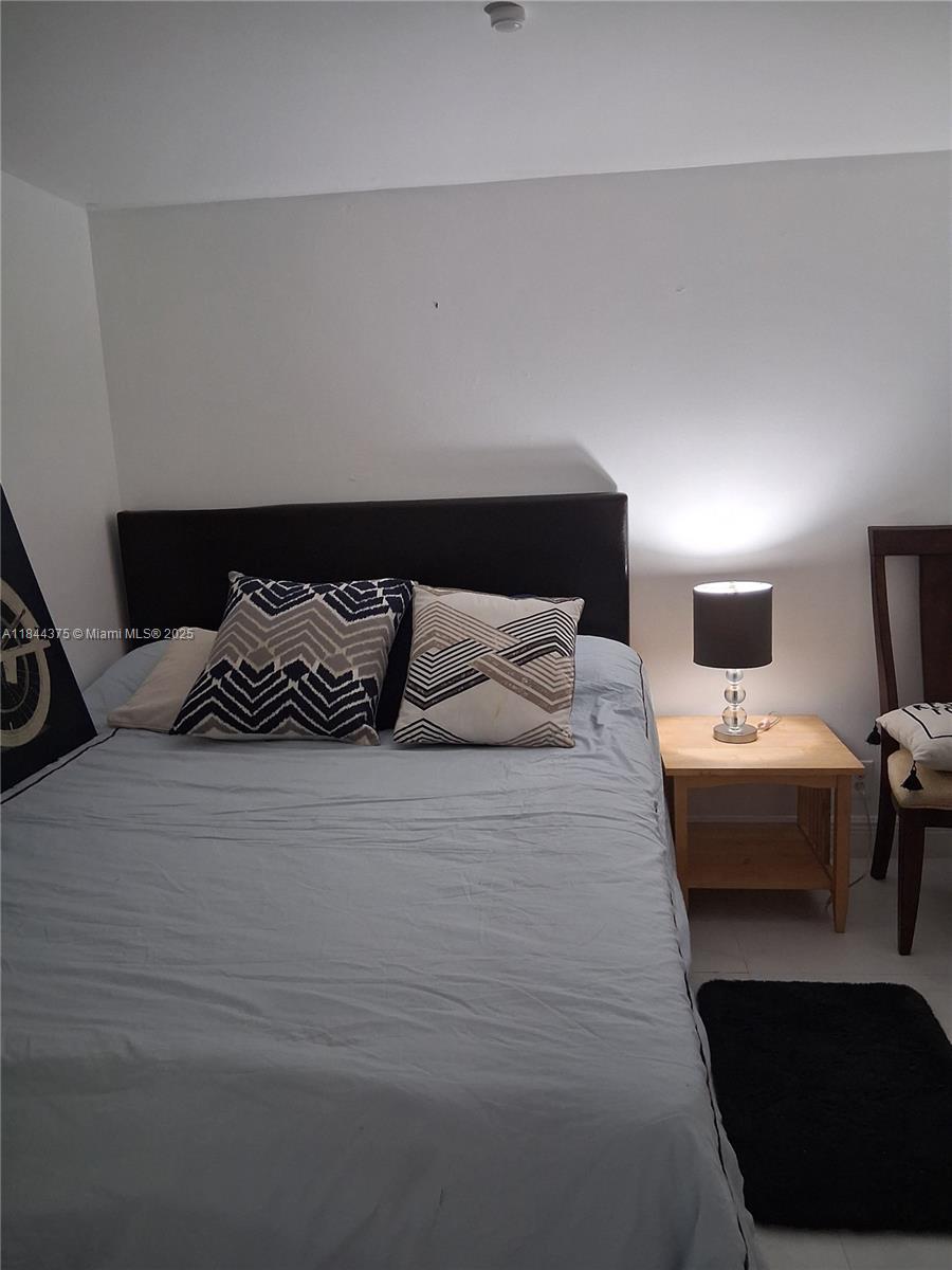 LAKE POINT TOWER CONDO - Residential Lease