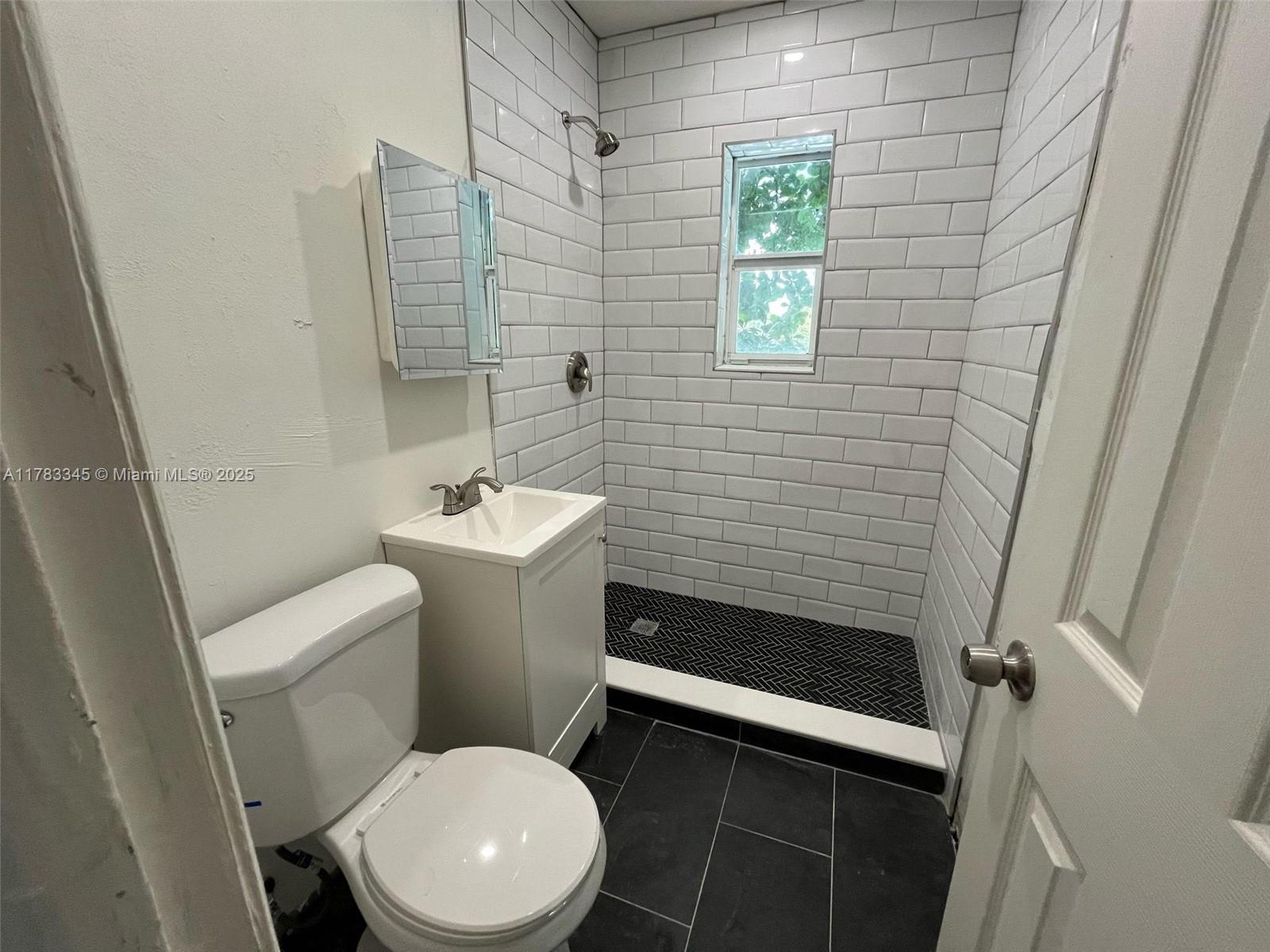 200 NW 13th St 7