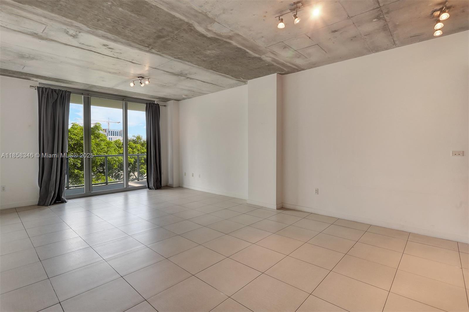 3451 NE 1st Ave M0201