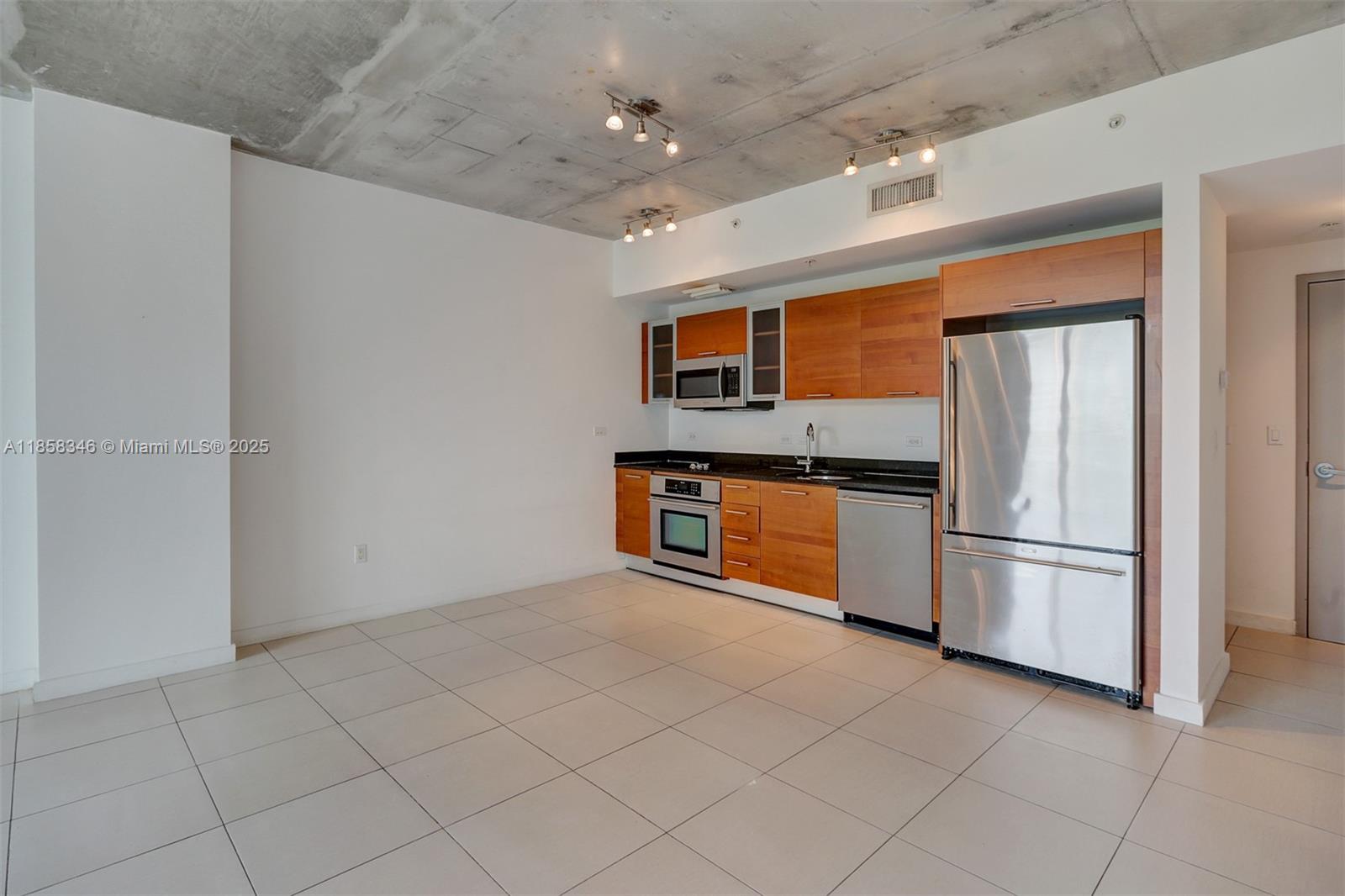 3451 NE 1st Ave M0201
