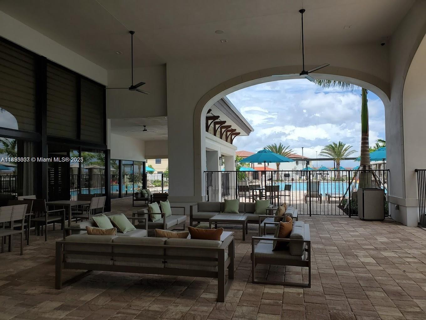AQUABELLA NORTH REPLAT - Residential Lease