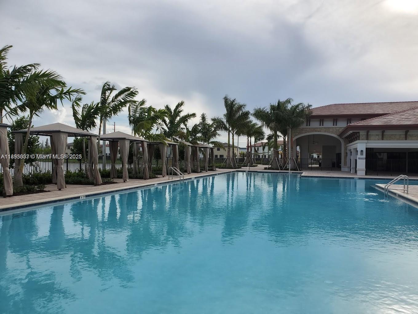 AQUABELLA NORTH REPLAT - Residential Lease