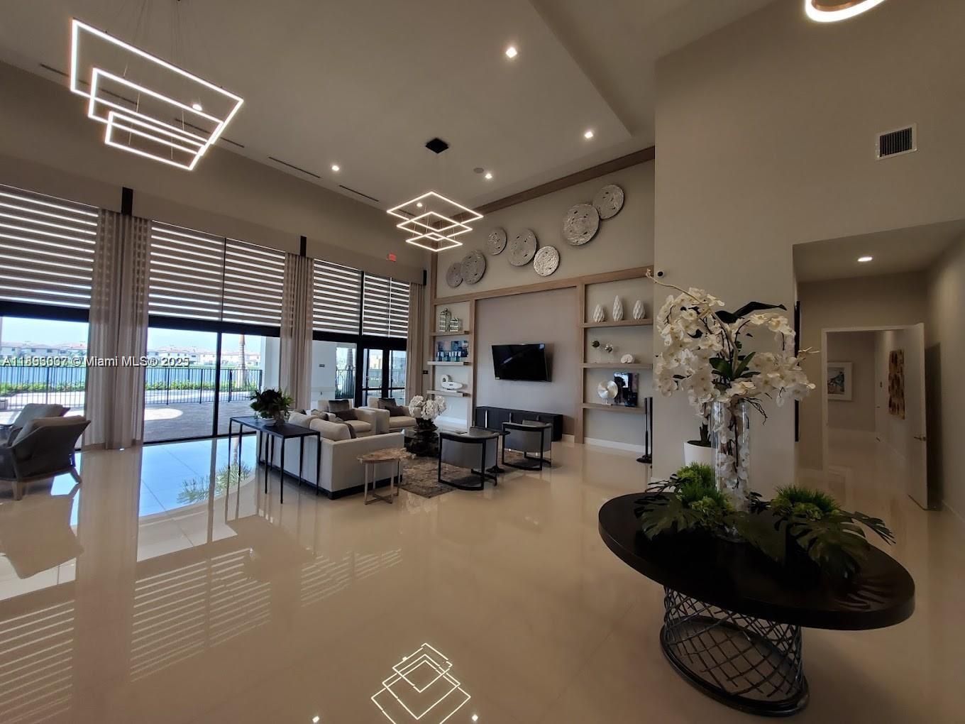 AQUABELLA NORTH REPLAT - Residential Lease