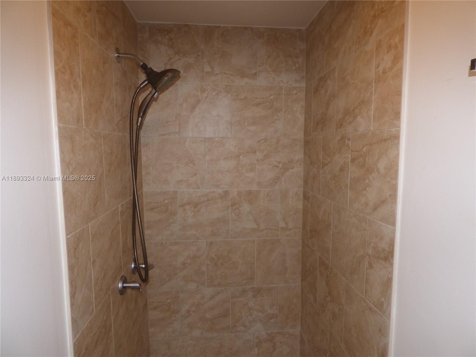 SIERRA 1ST ADDN - Residential Lease