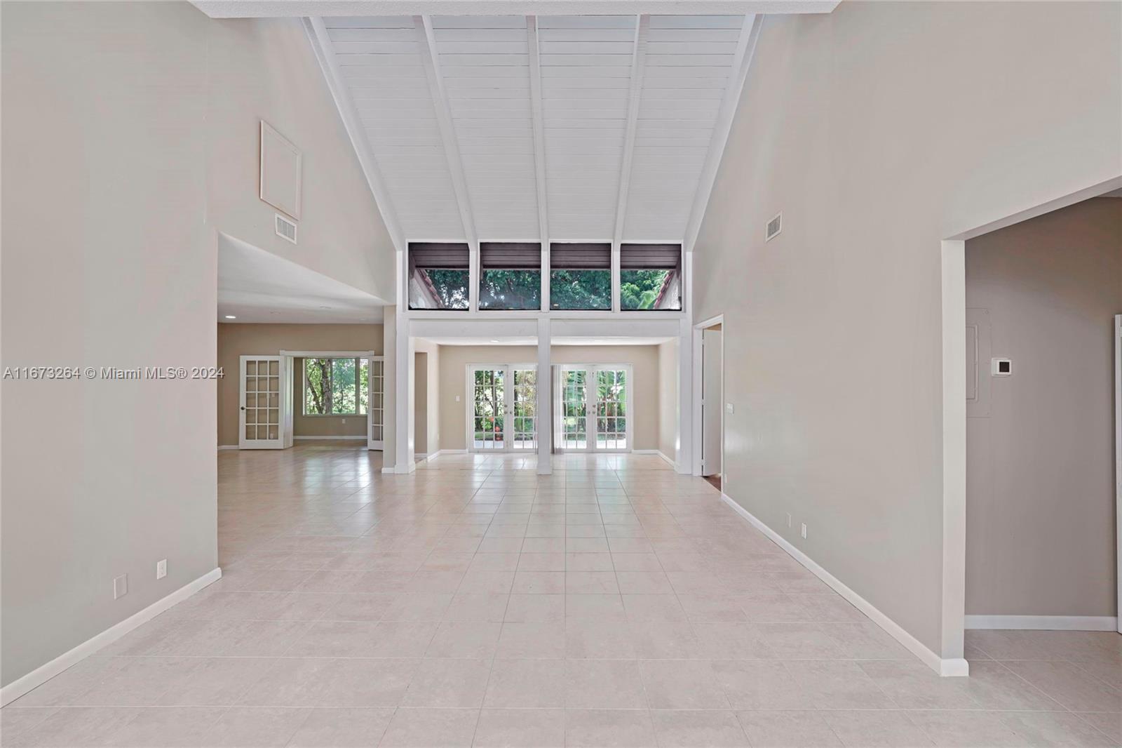 8049 Buttonwood Cir