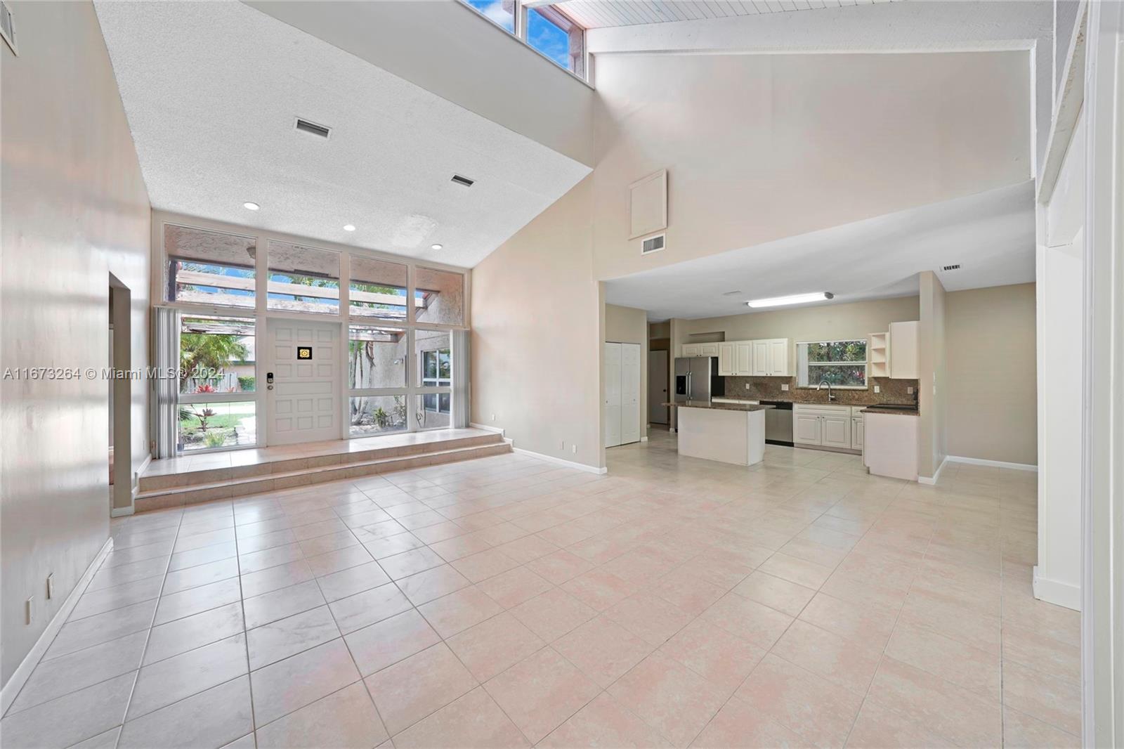 8049 Buttonwood Cir