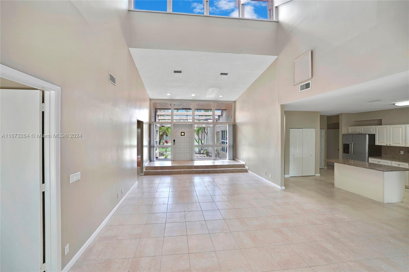 8049 Buttonwood Cir