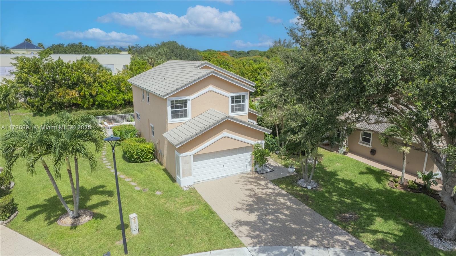 7423 Nw 70th Ave, Parkland, Broward County, Florida - 4 Bedrooms  
3 Bathrooms - 