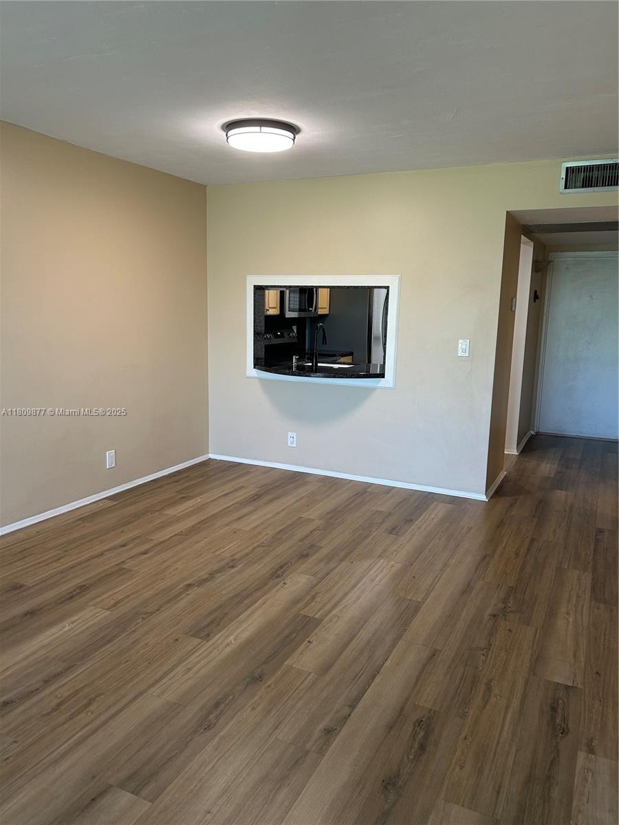 9230 Lagoon Pl 210