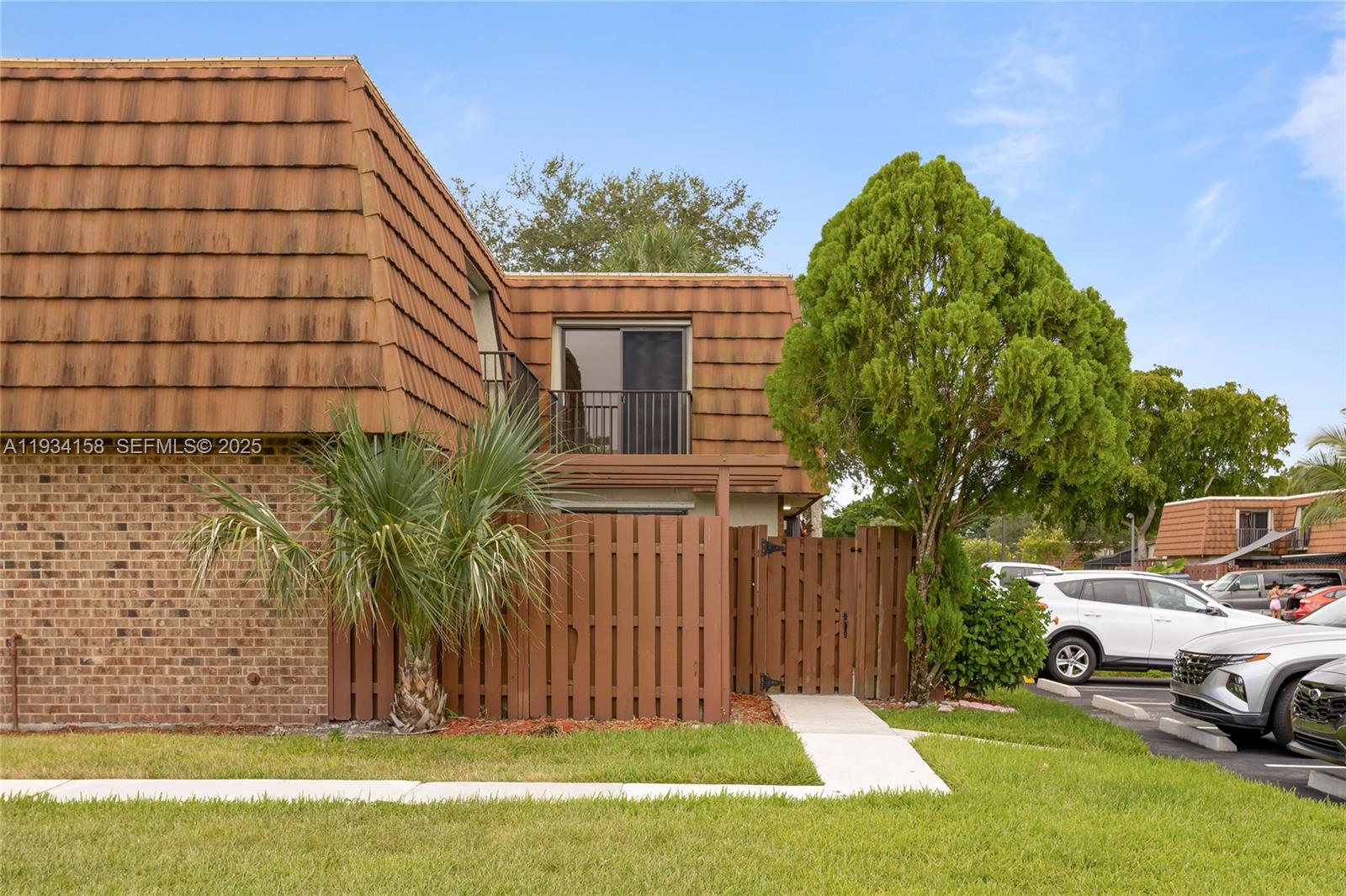 C H E ACRES - Residential