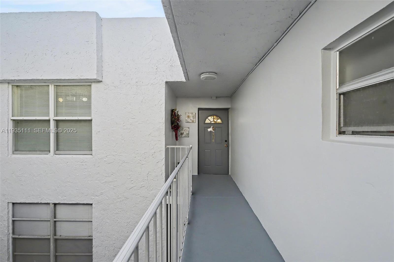 9440 Live Oak Pl 404