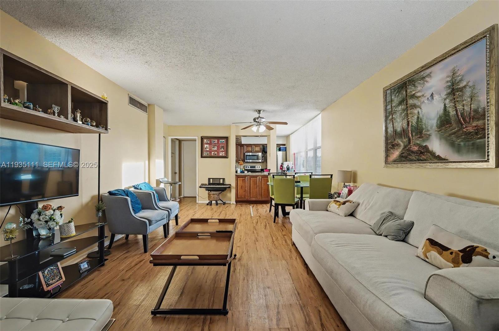 9440 Live Oak Pl 404