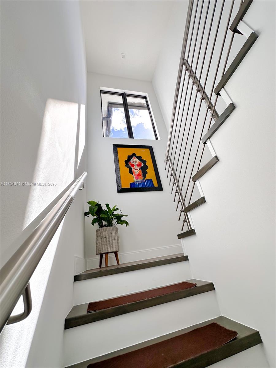 DOWNTOWN DORAL SOUTH PHAS - Residential Lease