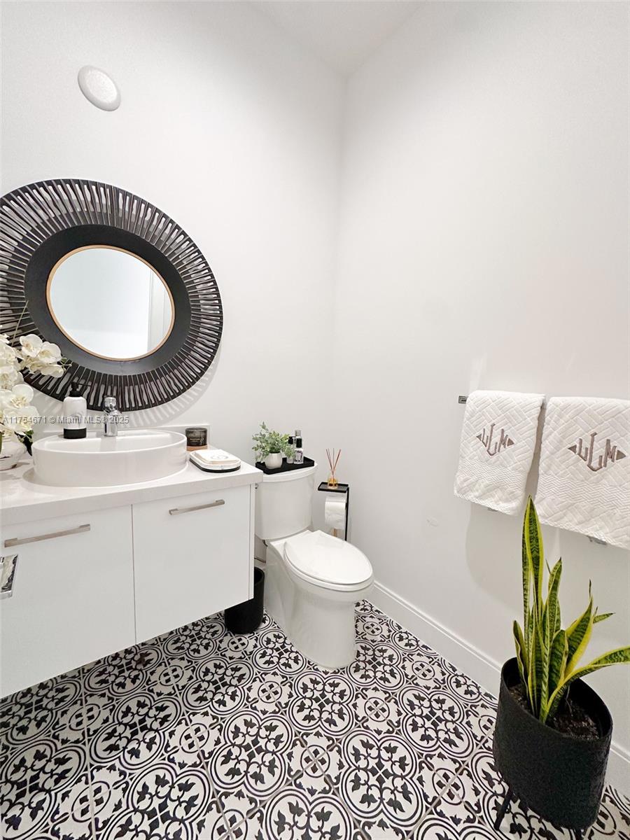 DOWNTOWN DORAL SOUTH PHAS - Residential Lease