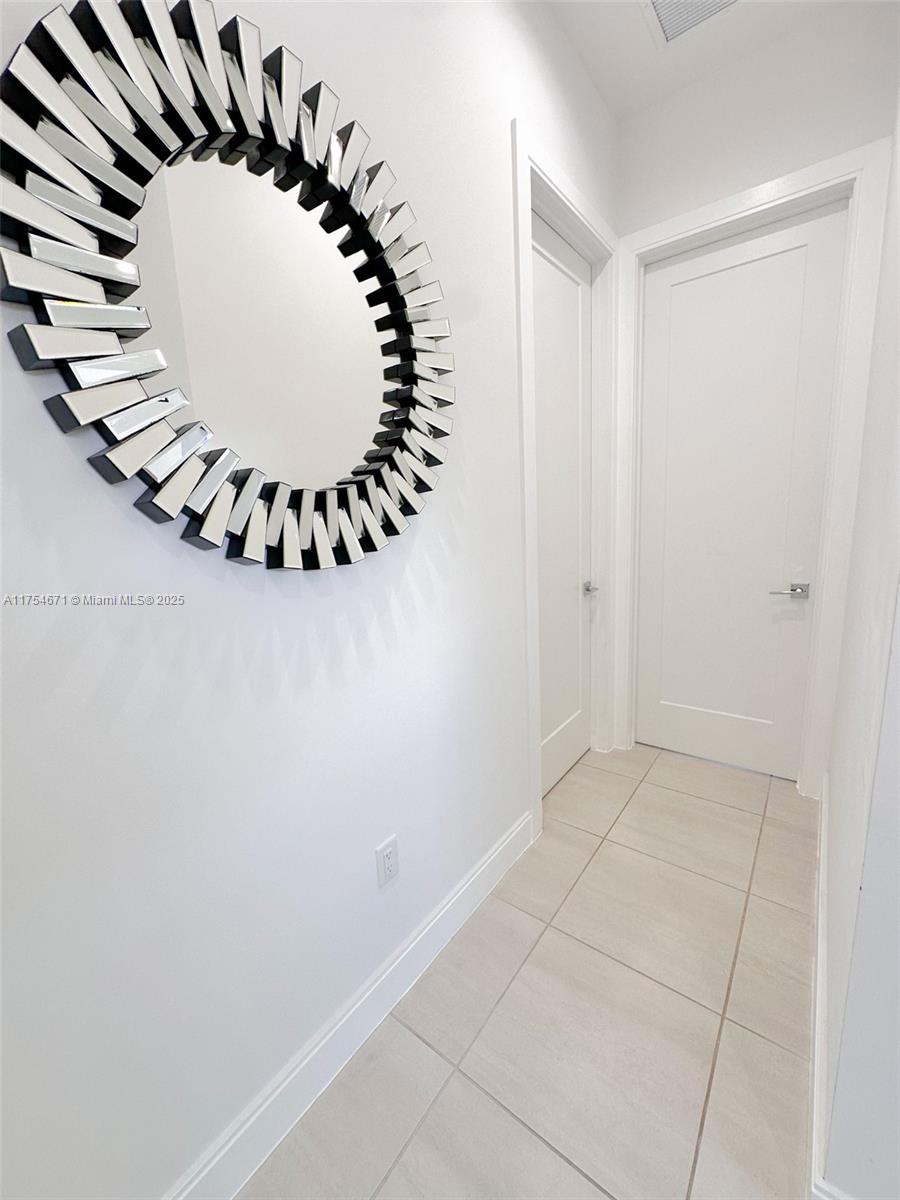 DOWNTOWN DORAL SOUTH PHAS - Residential Lease